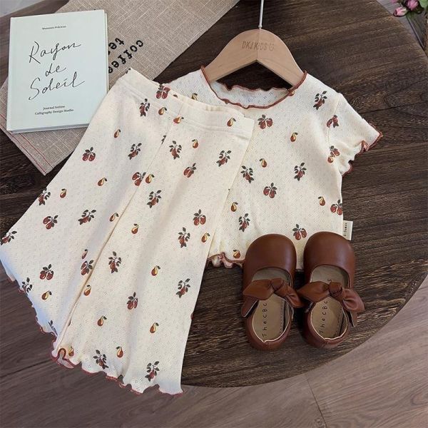 女寶木耳邊薄居家套裝 