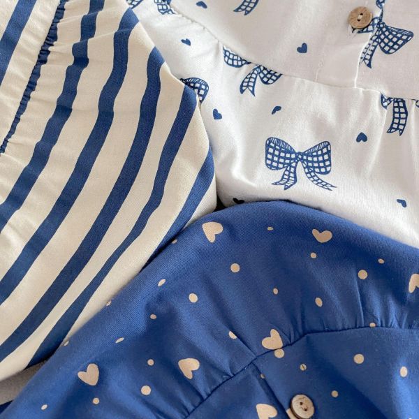 滿版蝴蝶結與愛心連身衣 