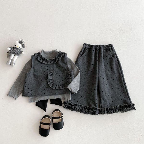 女寶圓點時髦花邊三件套 