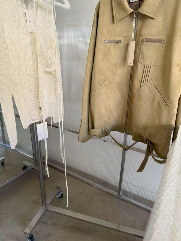 H18 *現貨 細節滿滿 前拉鍊壓線霧面皮革外套(圖片色) 