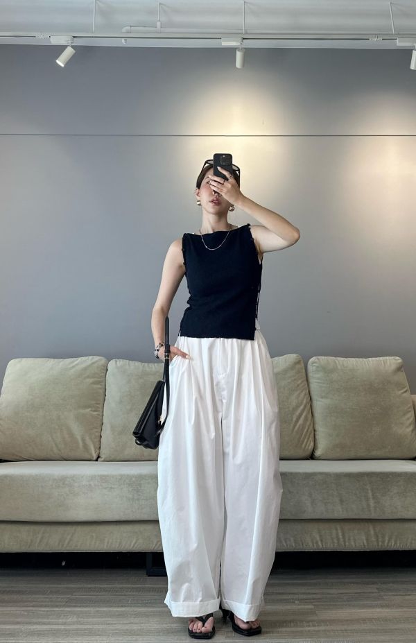 J04 一衣多穿 時髦雙側釦針織衫(深藍) 