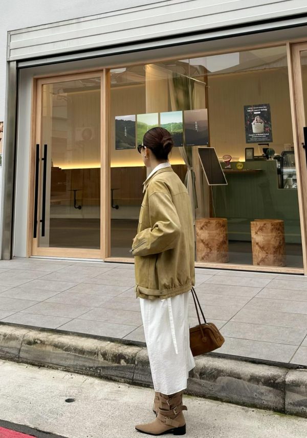 H18 *現貨 細節滿滿 前拉鍊壓線霧面皮革外套(圖片色) 