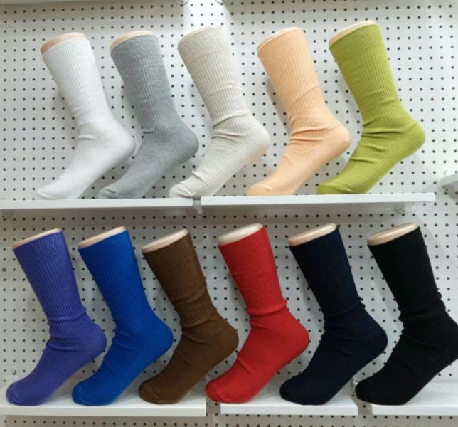 RA02 熱賣破百 設計品牌 韓妞最愛百搭細坑條棉襪（多色） 