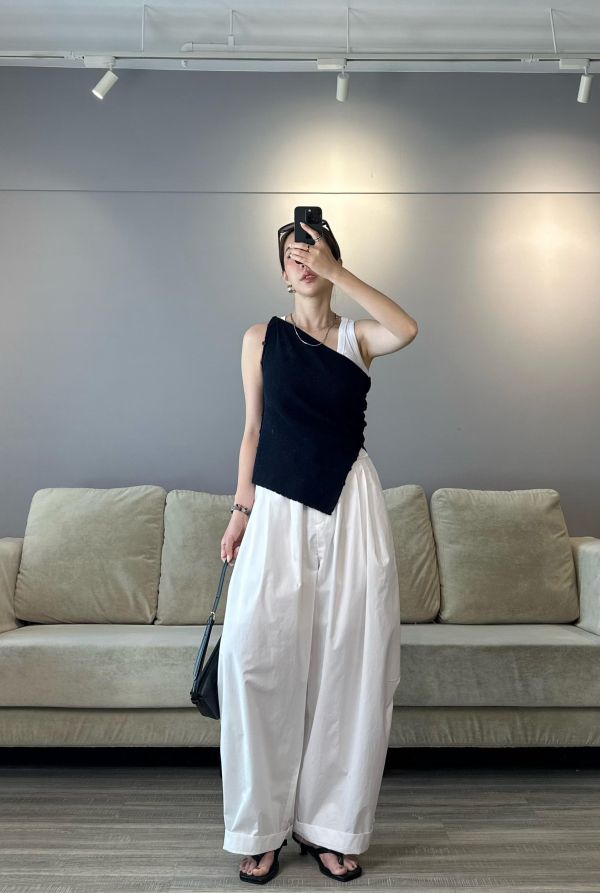 J04 一衣多穿 時髦雙側釦針織衫(深藍) 