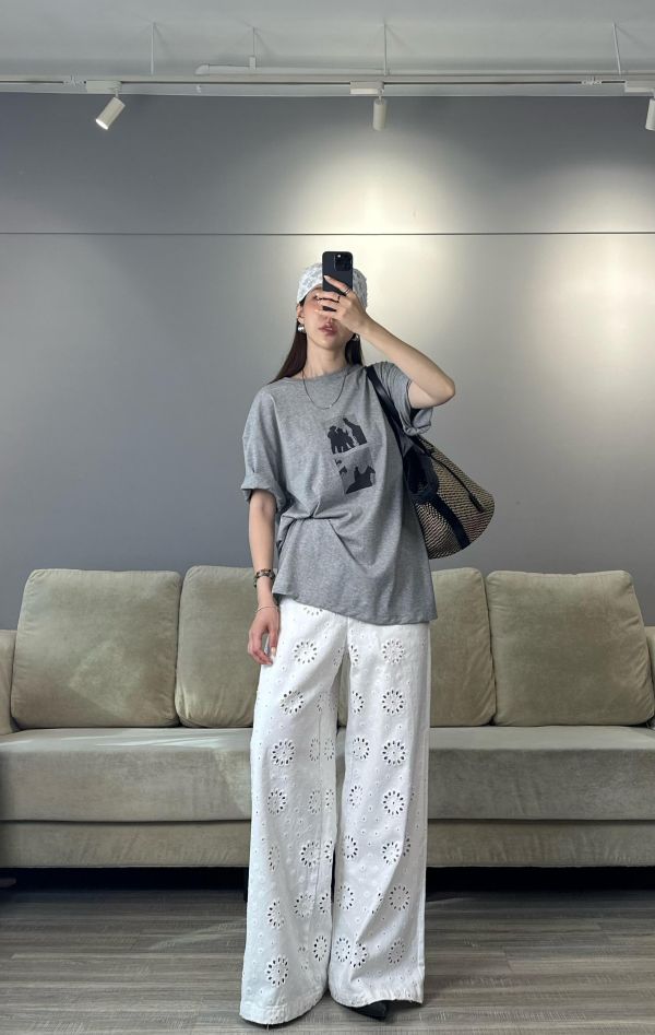 J06 *敲碗上架* 挺版圓領方格照片棉T(灰) 