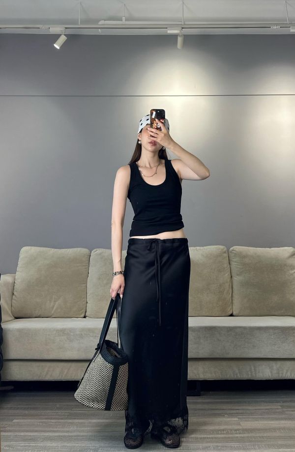 J05 *必收囤貨推薦* 版型完美U領背心(黑色穿搭賣場) 