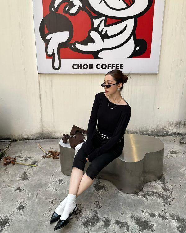 J07 版型完美 辣的剛剛好垂墜露背T(黑) 