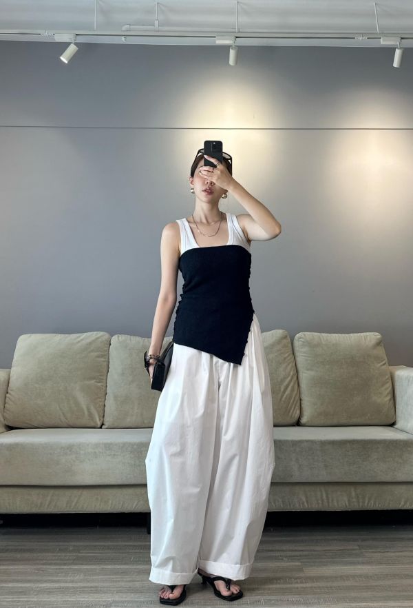 J04 一衣多穿 時髦雙側釦針織衫(深藍) 