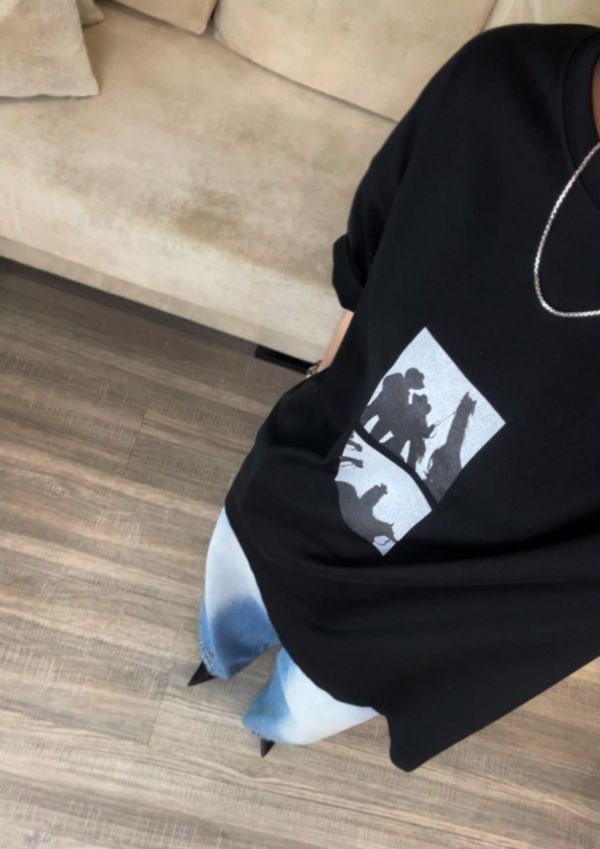 J06 *敲碗上架* 挺版圓領方格照片棉T(黑) 