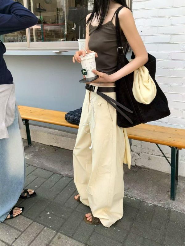 J13 百搭小蕾絲滾邊細肩背心 