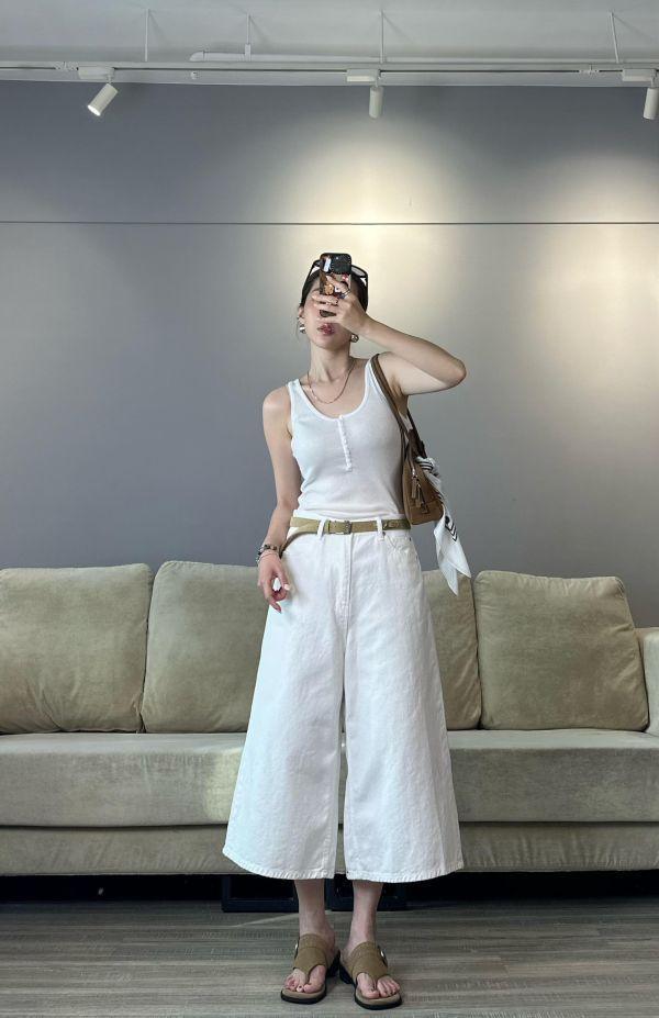 J12 單穿疊搭都漂亮 彈性前釦天絲棉背心(白) 