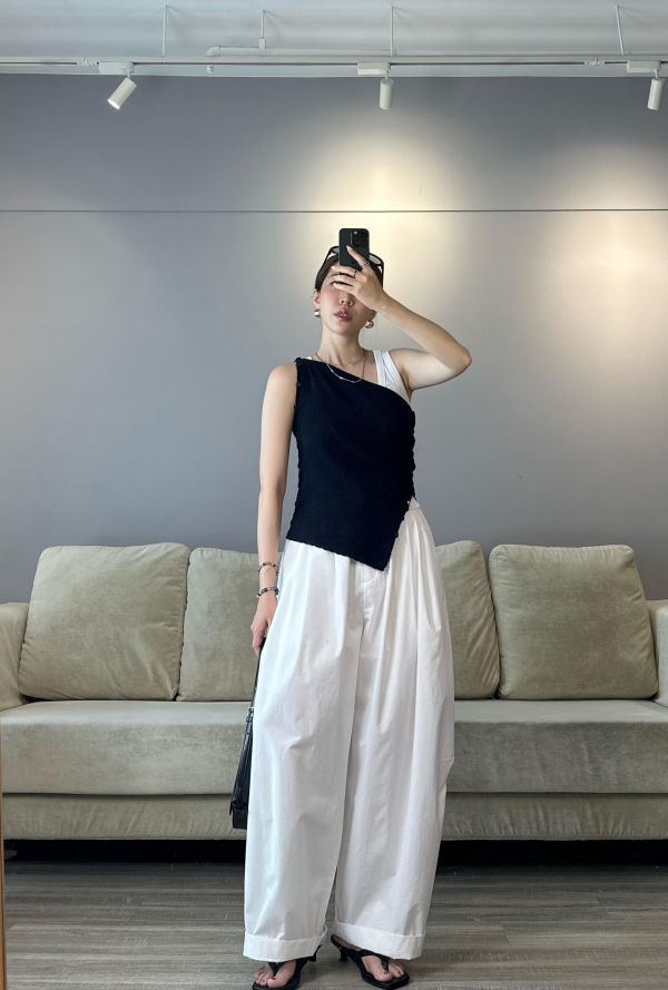 J04 一衣多穿 時髦雙側釦針織衫(深藍) 