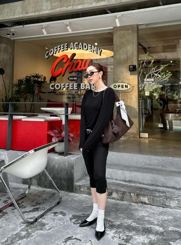 J07 版型完美 辣的剛剛好垂墜露背T(黑) 