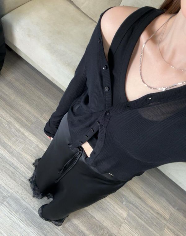 J05 *必收囤貨推薦* 版型完美U領背心(黑色穿搭賣場) 