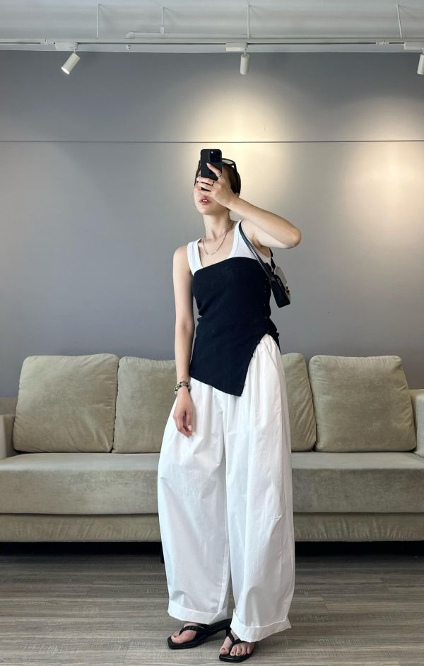 J04 一衣多穿 時髦雙側釦針織衫(深藍) 