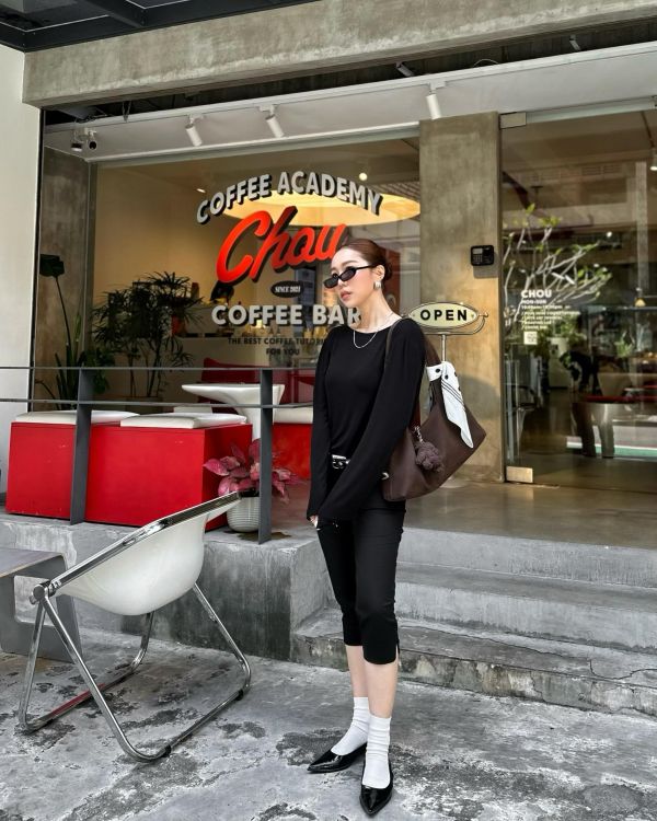 JP16 時髦人必備 卡布里小開岔七分西褲（S/M) 