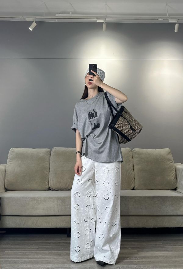 J06 *敲碗上架* 挺版圓領方格照片棉T(灰) 