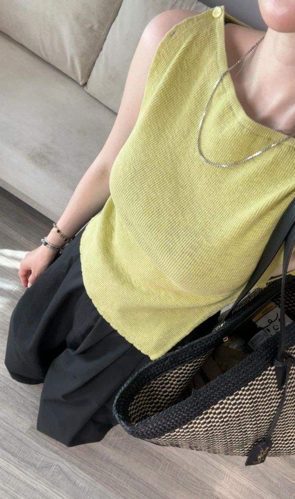 J04 一衣多穿 時髦雙側釦針織衫(檸檬黃) 