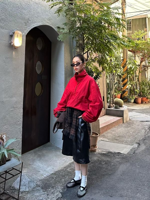 H14 [快速出貨］*現貨 鬆弛時髦 歐美兩穿純色滑布衫(紅) 