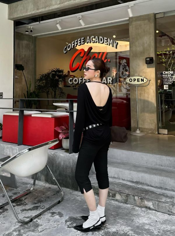 J07 【包色賣場】 版型完美 辣的剛剛好垂墜露背T(黑/白/灰綠) 