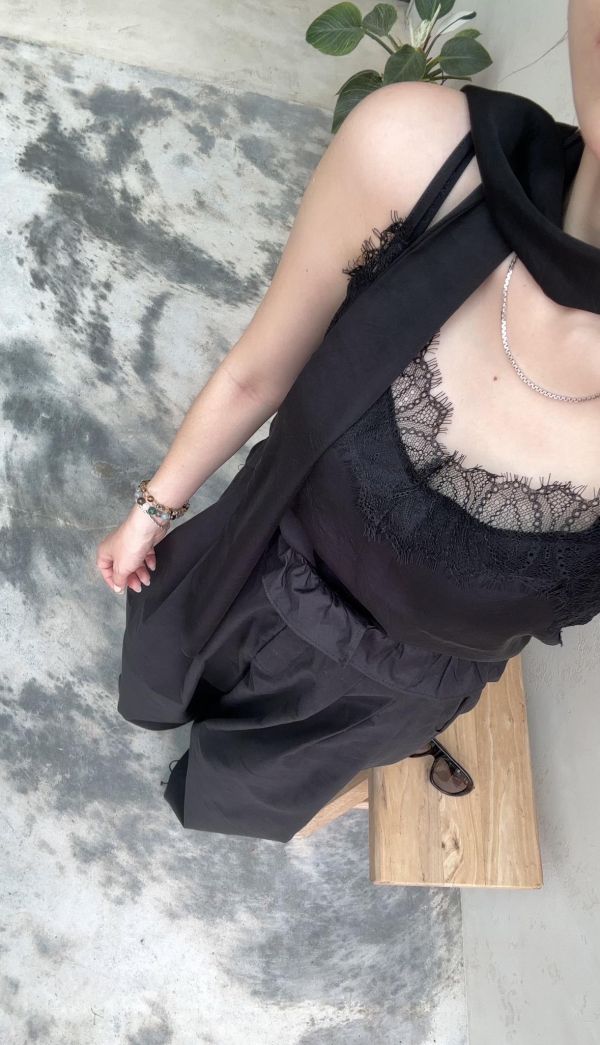 J19 繫帶細肩蕾絲背set(黑) 