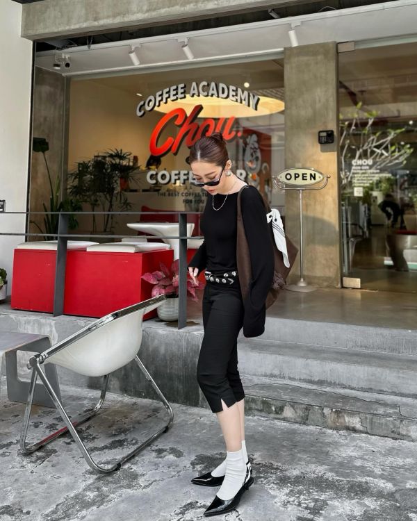 JP16 時髦人必備 卡布里小開岔七分西褲（S/M) 