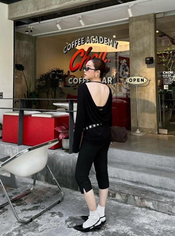 J07 版型完美 辣的剛剛好垂墜露背T(黑) 