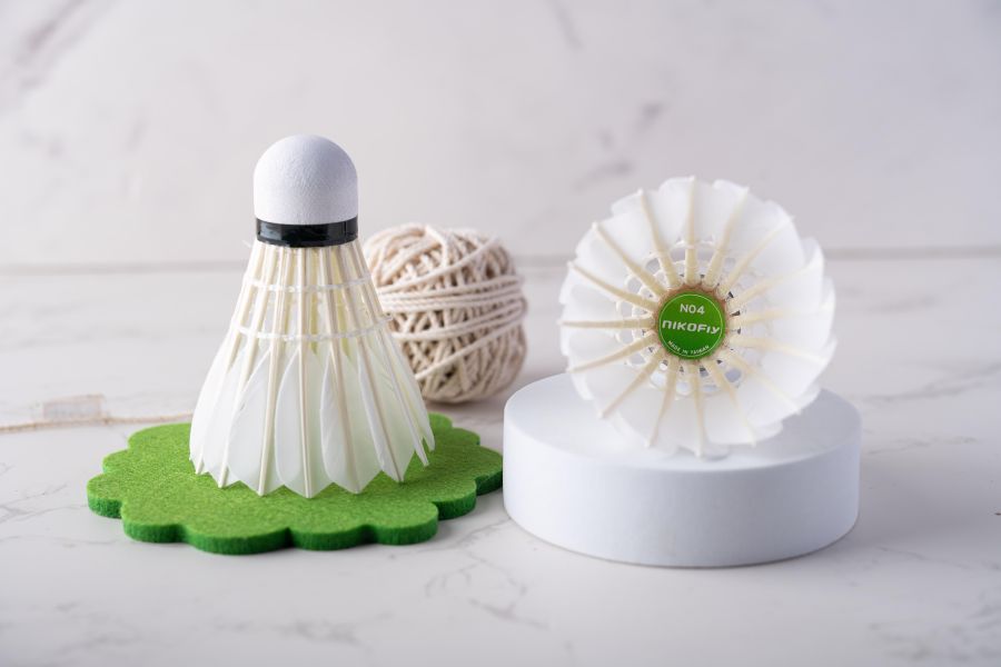 nikofly 綠色4號羽毛球 【 台灣製 x 鵝毛 x 飛行穩定 x  耐打】 12入 