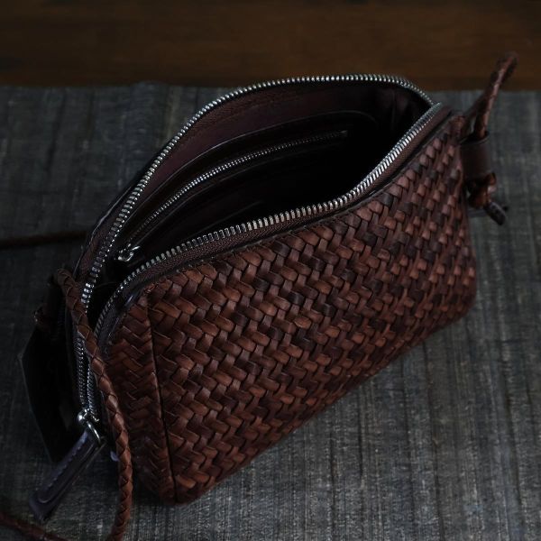 【Allan K】Wesley Mini 皮革編織包（深棕色） 皮包,皮革,皮革編織,牛皮,肩背包,手工皮革編織,手工,包包