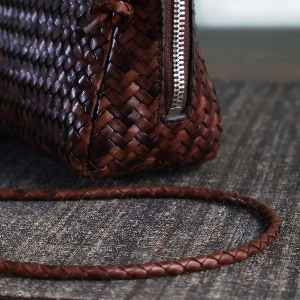 【Allan K】Wesley Mini 皮革編織包（深棕色） 皮包,皮革,皮革編織,牛皮,肩背包,手工皮革編織,手工,包包