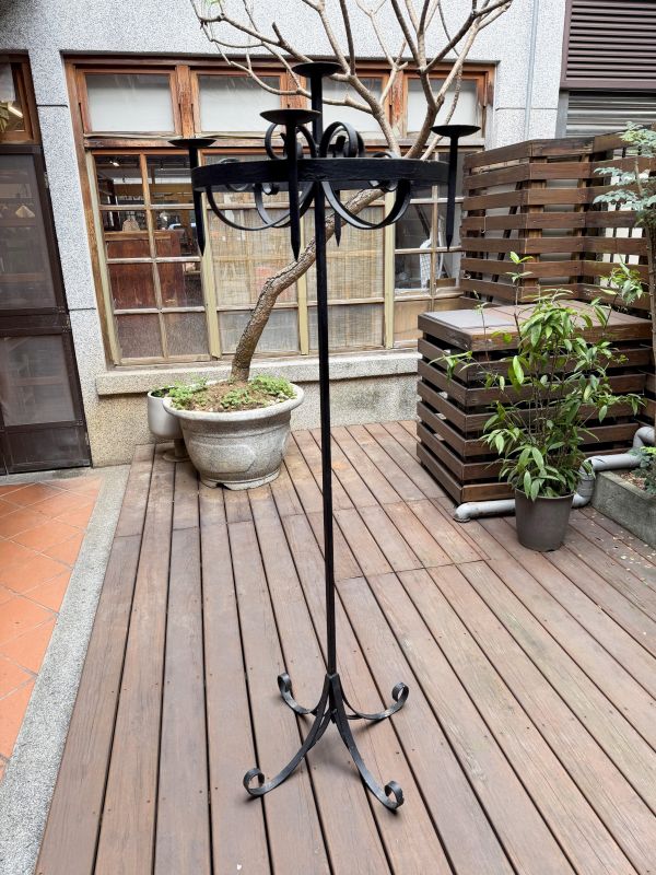 歐洲古典鑄鐵燭台 