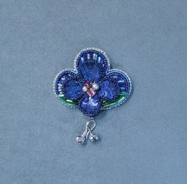雙層花別針 手工刺繡胸針,珠繡胸針,施華洛世奇胸針,手工飾品,精品胸針,台灣設計品牌,珍珠胸針,精緻飾品,禮物推薦,高質感配件