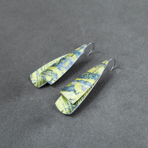 【江枚芳 Meifang Chiang Metal Arts】折葉耳針式耳環 Folded Leaves 耳環,耳勾,鋁,陽極處裡