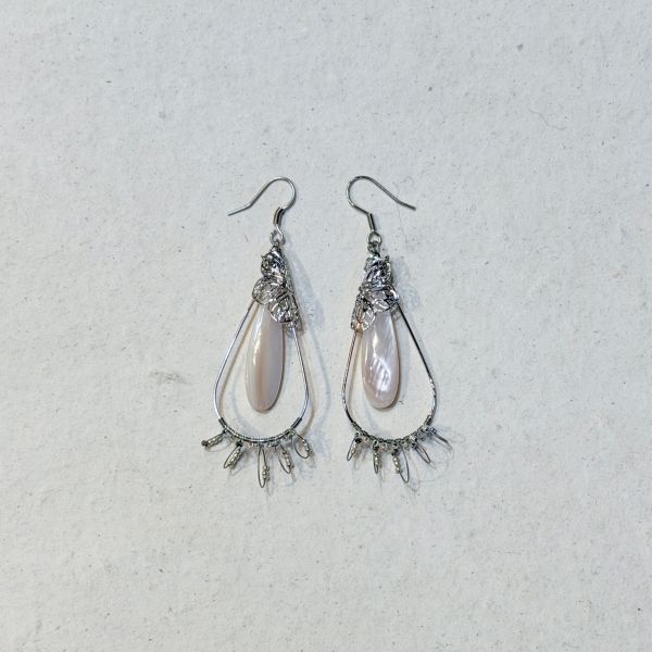 【藍珊瑚】長水滴形文蛤耳環 長水滴形文蛤,耳環,海洋廢物,魚骨,骨頭,藍珊瑚,珊瑚,不鏽鋼