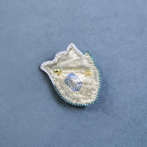 紫色鬱金香別針 手工刺繡胸針,珠繡胸針,施華洛世奇胸針,手工飾品,精品胸針,台灣設計品牌,珍珠胸針,精緻飾品,禮物推薦,高質感配件