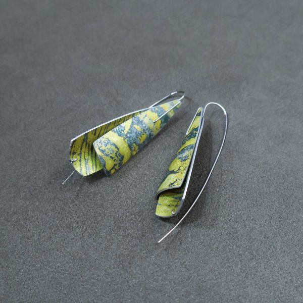 【江枚芳 Meifang Chiang Metal Arts】折葉耳針式耳環 Folded Leaves 耳環,耳勾,鋁,陽極處裡