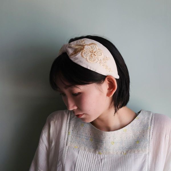 【Namjosh】手工珠繡髮箍＿珍珠白花朵 髮夾、髮飾、手工刺繡