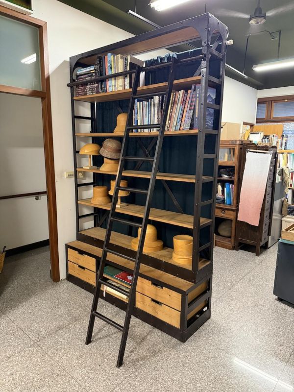 【二手讓藏】工業書架/含可鈎式鐵梯 
