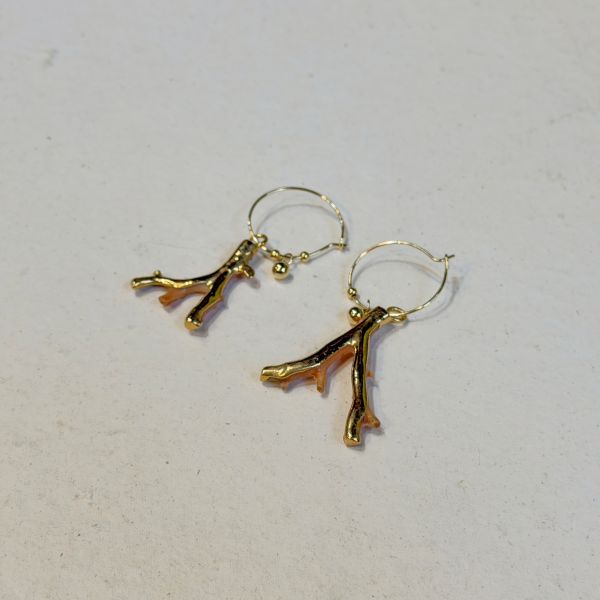 【藍珊瑚】樹枝狀嫣珊瑚耳環 嫣珊瑚,耳環,海洋廢物,魚骨,骨頭,藍珊瑚,珊瑚,銅鍍金