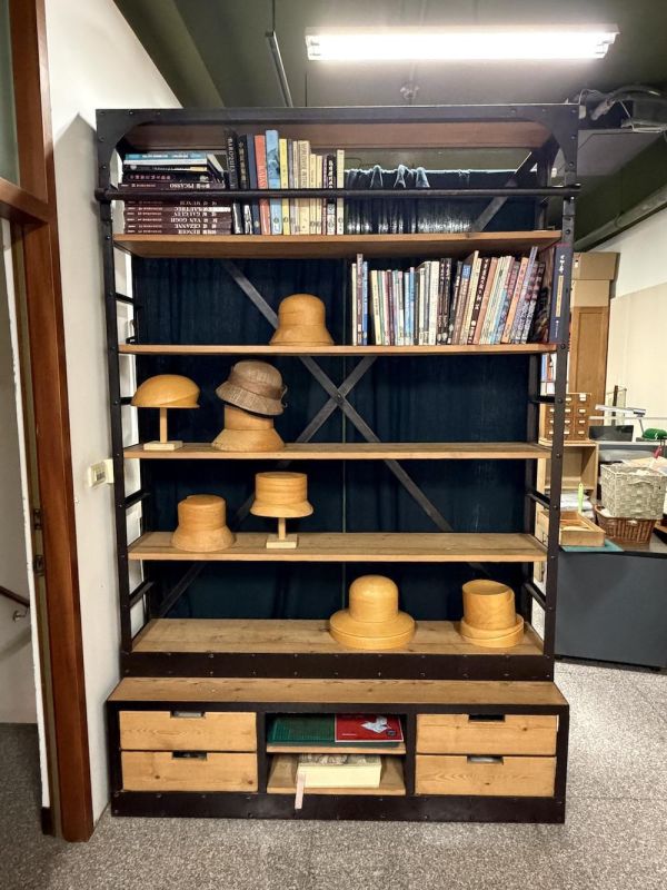 【二手讓藏】工業書架/含可鈎式鐵梯 