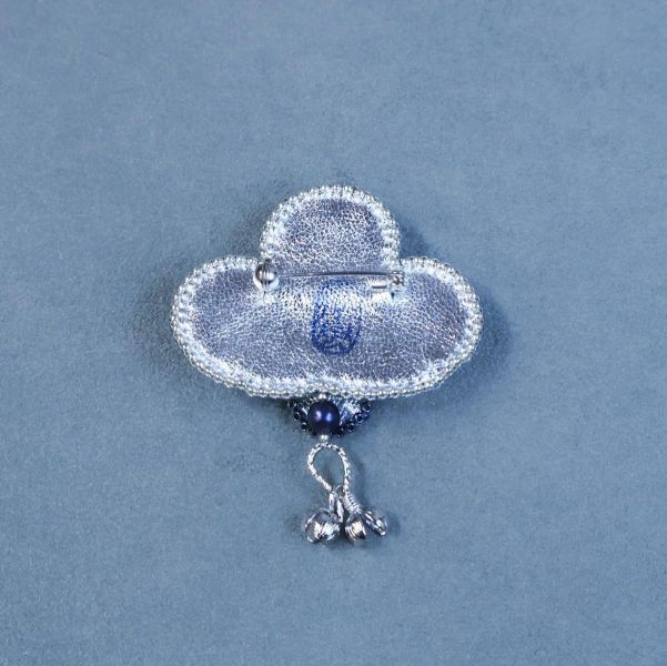 雙層花別針 手工刺繡胸針,珠繡胸針,施華洛世奇胸針,手工飾品,精品胸針,台灣設計品牌,珍珠胸針,精緻飾品,禮物推薦,高質感配件