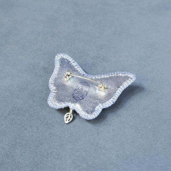 粉紅蝴蝶別針 手工刺繡胸針,珠繡胸針,施華洛世奇胸針,手工飾品,精品胸針,台灣設計品牌,珍珠胸針,精緻飾品,禮物推薦,高質感配件