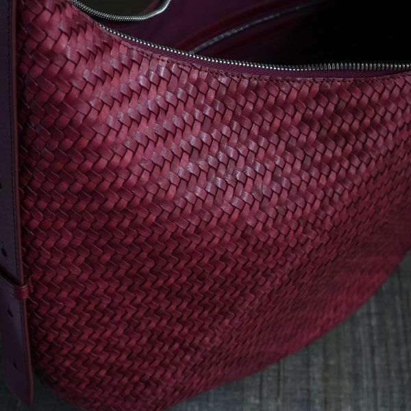 【Allan K】Wesley 皮革編織包（酒紅色） 皮包,皮革,皮革編織,牛皮,肩背包,手工皮革編織,手工,包包