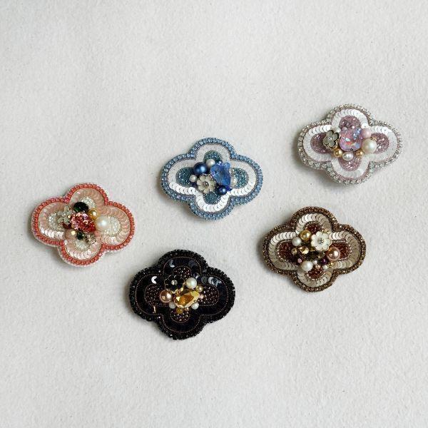 經典款別針-黑 手工刺繡胸針,珠繡胸針,施華洛世奇胸針,手工飾品,精品胸針,台灣設計品牌,珍珠胸針,精緻飾品,禮物推薦,高質感配件