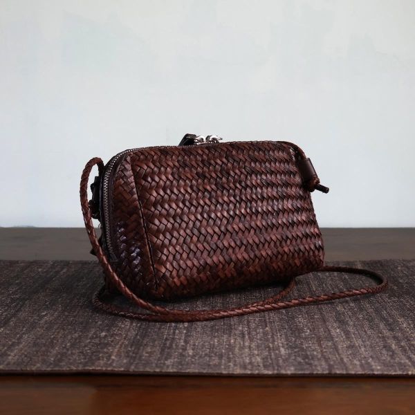 【Allan K】Wesley Mini 皮革編織包（深棕色） 皮包,皮革,皮革編織,牛皮,肩背包,手工皮革編織,手工,包包