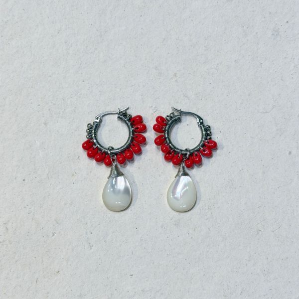 【藍珊瑚】珍珠貝紅珠耳環 珍珠貝,耳環,海洋廢物,魚骨,骨頭,藍珊瑚,珊瑚,不鏽鋼