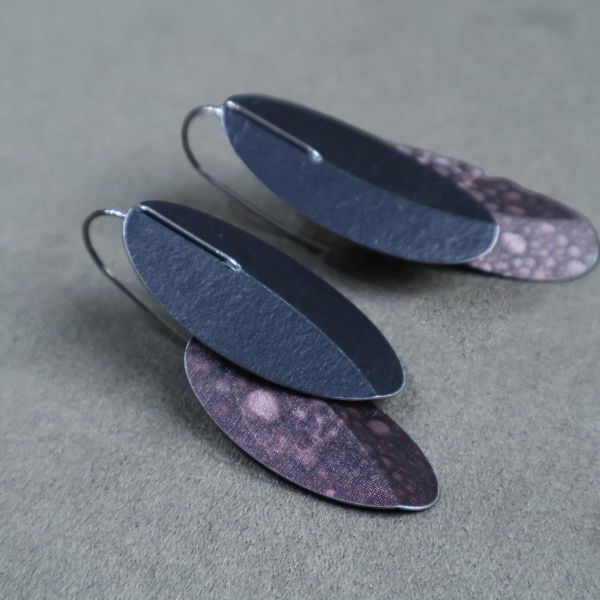 【江枚芳 Meifang Chiang Metal Arts】折葉耳針式耳環 Folded Leaves 耳環,耳勾,鋁,陽極處裡