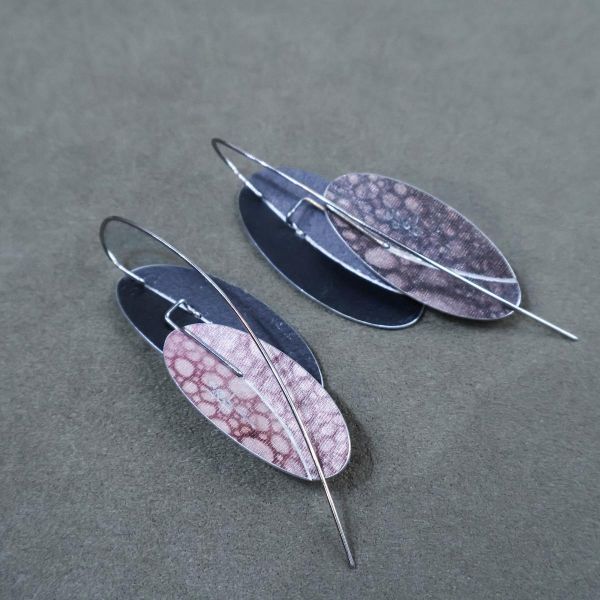 【江枚芳 Meifang Chiang Metal Arts】折葉耳針式耳環 Folded Leaves 耳環,耳勾,鋁,陽極處裡