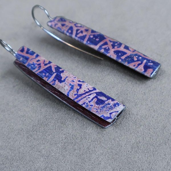 【江枚芳 Meifang Chiang Metal Arts】隱身樹耳環 Hidden Woods Brooch 耳環,耳勾,鋁,陽極處裡