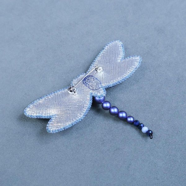 藍色蜻蜓別針 手工刺繡胸針,珠繡胸針,施華洛世奇胸針,手工飾品,精品胸針,台灣設計品牌,珍珠胸針,精緻飾品,禮物推薦,高質感配件